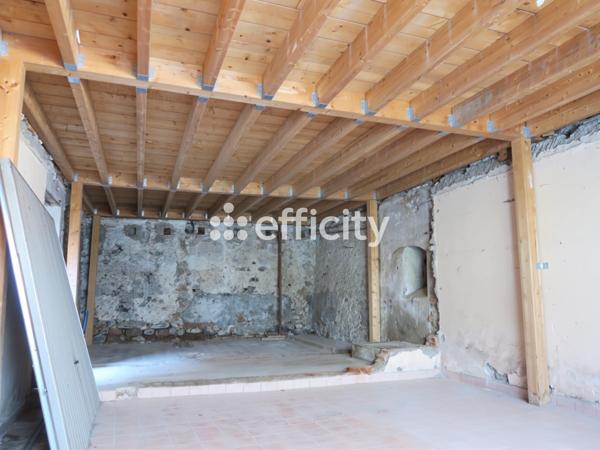 Immeuble
        
        - 460 m² 435 750 € *