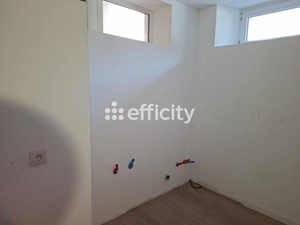 Immeuble
        
        - 460 m² 435 750 € *