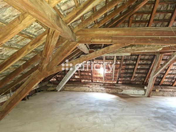 Immeuble
        
        - 460 m² 435 750 € *