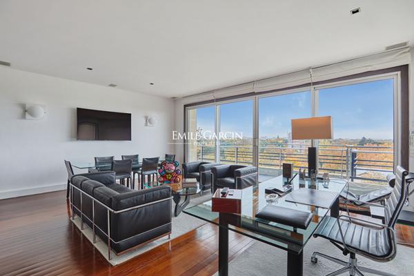 A vendre- Appartement avec terrasse - 90 m² - deux chambres -Neuilly sur Seine