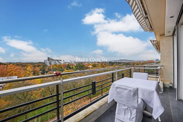 A vendre- Appartement avec terrasse - 90 m² - deux chambres -Neuilly sur Seine