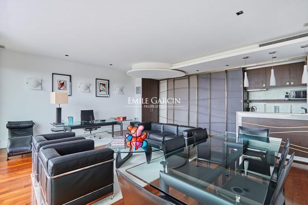 A vendre- Appartement avec terrasse - 90 m² - deux chambres -Neuilly sur Seine