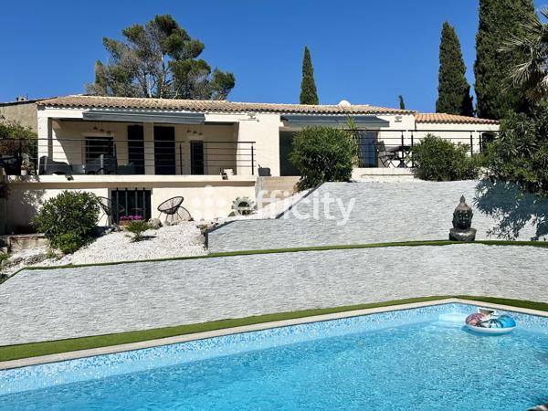Maison
         5 pièces
        - 150 m² Bien prestige 780 000 € *