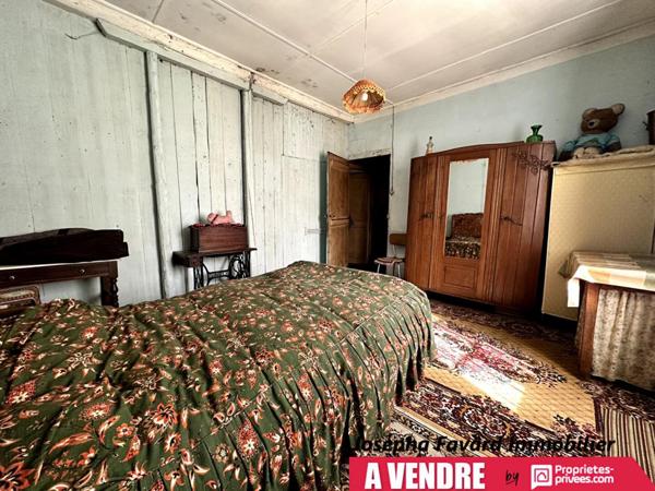 Grange de 192 m² à rénover avec  terrain 14 260 m²  à Treignac