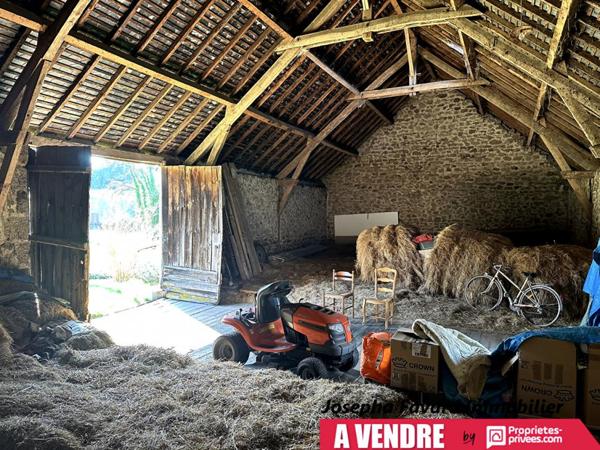 Grange de 192 m² à rénover avec  terrain 14 260 m²  à Treignac