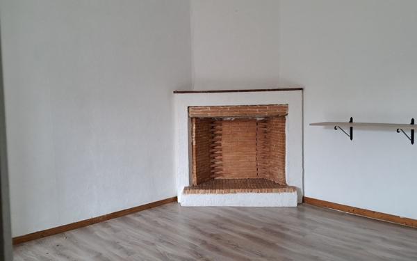 Immeuble à vendre    7 pièces •  Nay