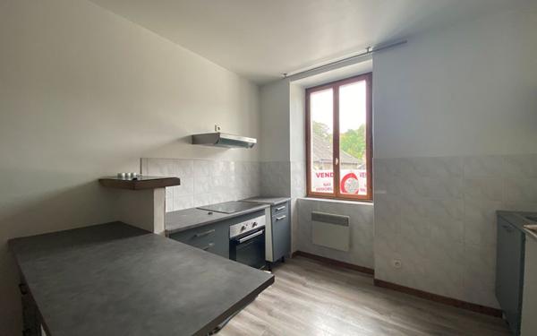 Immeuble à vendre    7 pièces •  Nay