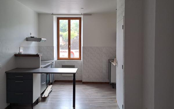 Immeuble à vendre    7 pièces •  Nay