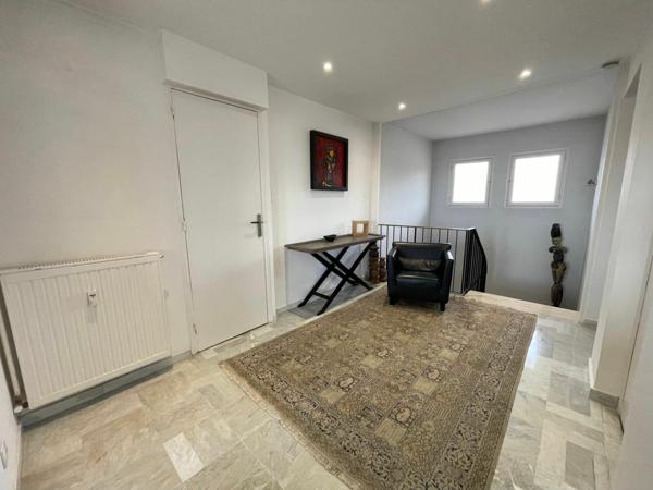 Appartement à louer    4 pièces • 120 m2 Cannes