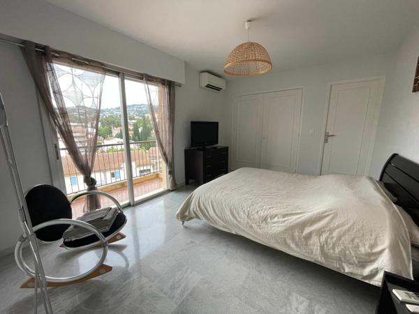 Appartement à louer    4 pièces • 120 m2 Cannes