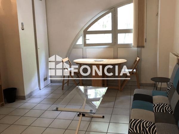 Location Studio meublé 24.98 m² - 10 PLACE SAINT BRUNO Grenoble 38000
