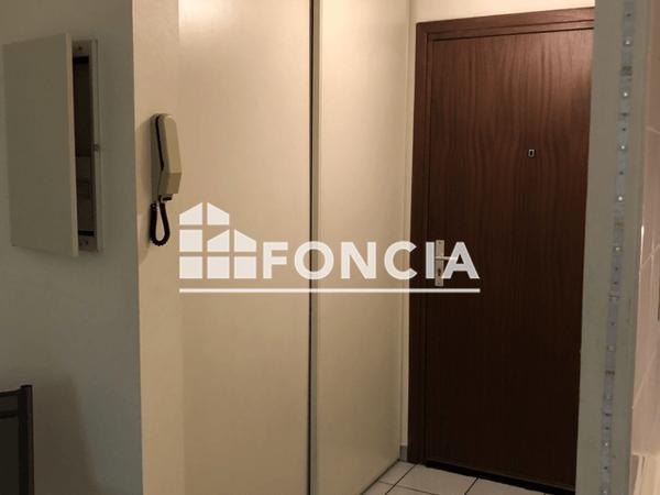 Location Studio meublé 24.98 m² - 10 PLACE SAINT BRUNO Grenoble 38000