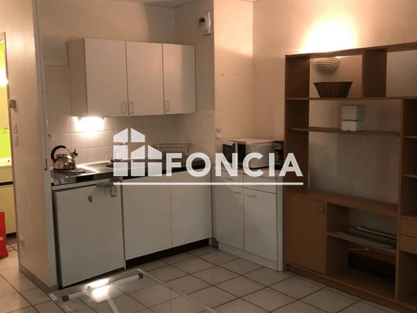 Location Studio meublé 24.98 m² - 10 PLACE SAINT BRUNO Grenoble 38000