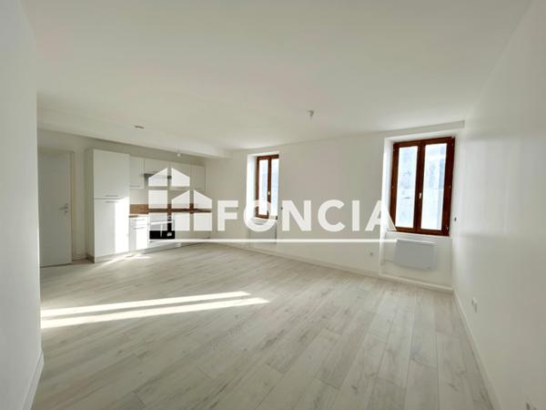 Location Appartement 3 pièces 53.33 m² - 837 RUE AIME BONNEVILLE Valserhone 01200