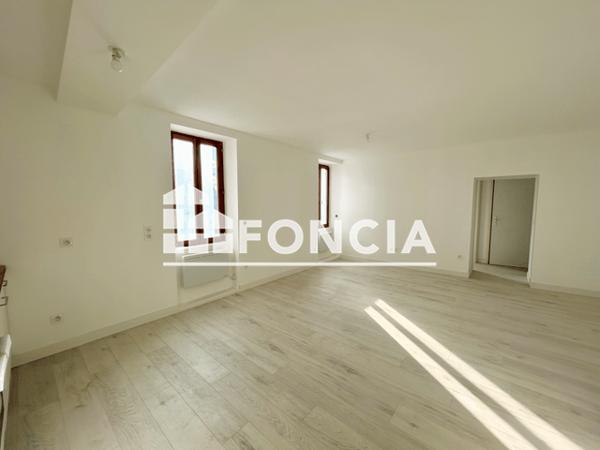 Location Appartement 3 pièces 53.33 m² - 837 RUE AIME BONNEVILLE Valserhone 01200