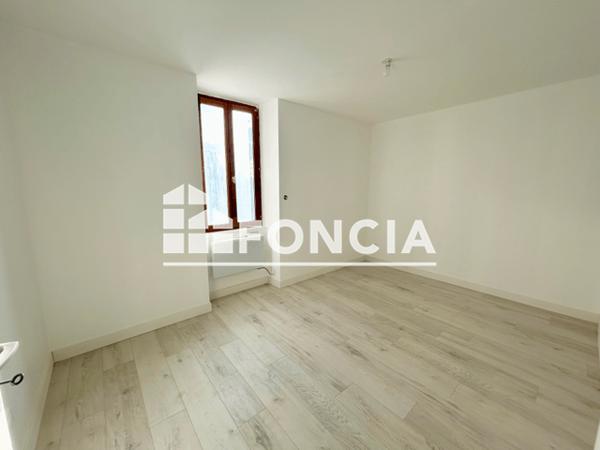 Location Appartement 3 pièces 53.33 m² - 837 RUE AIME BONNEVILLE Valserhone 01200
