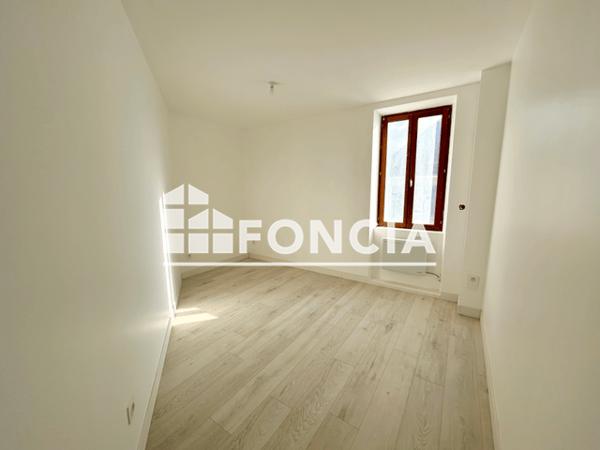 Location Appartement 3 pièces 53.33 m² - 837 RUE AIME BONNEVILLE Valserhone 01200