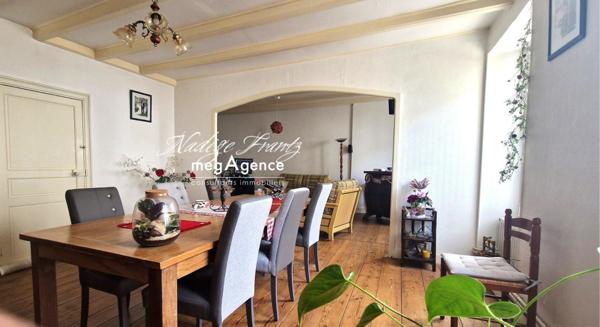 Immeuble à SAINT-JEAN-D'ANGELY, 17400 - 221m²