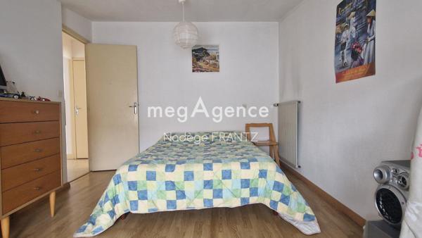 Immeuble à SAINT-JEAN-D'ANGELY, 17400 - 221m²