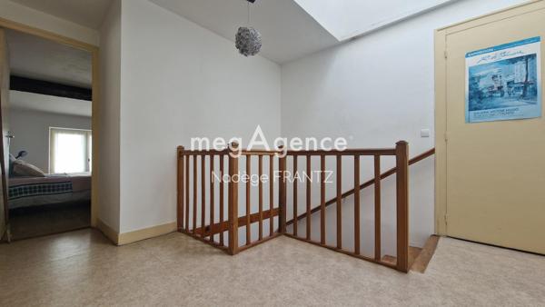 Immeuble à SAINT-JEAN-D'ANGELY, 17400 - 221m²