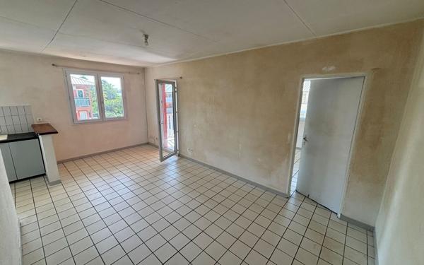 Appartement à vendre    2 pièces • 42 m2 Remire-Montjoly