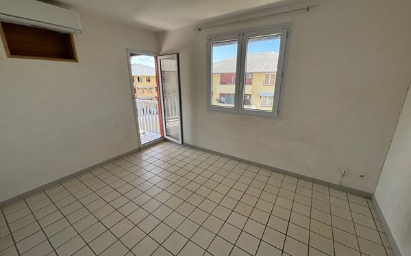 Appartement à vendre    2 pièces • 42 m2 Remire-Montjoly
