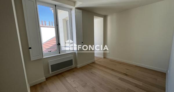 Location Appartement 3 pièces 80.2 m² - Saint-étienne 42000