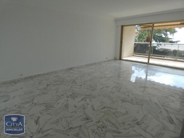 Appartement à louer 2 pièces 67.28m²