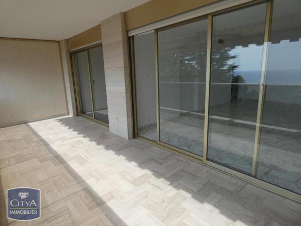 Appartement à louer 2 pièces 67.28m²