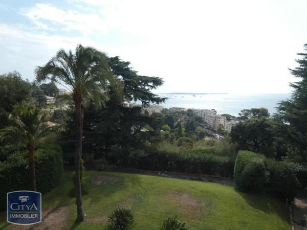 Appartement à louer 2 pièces 67.28m²