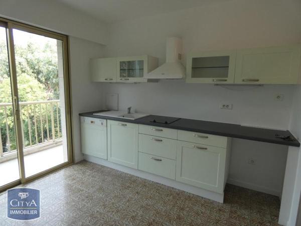 Appartement à louer 2 pièces 67.28m²