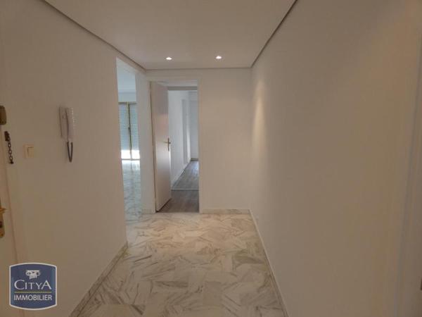 Appartement à louer 2 pièces 67.28m²