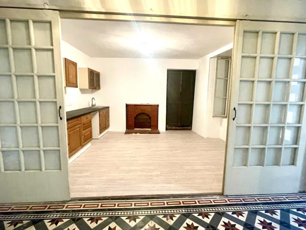 MAISON DE CARACTERE //ATYPIQUE // CENTRE MIREBEAU