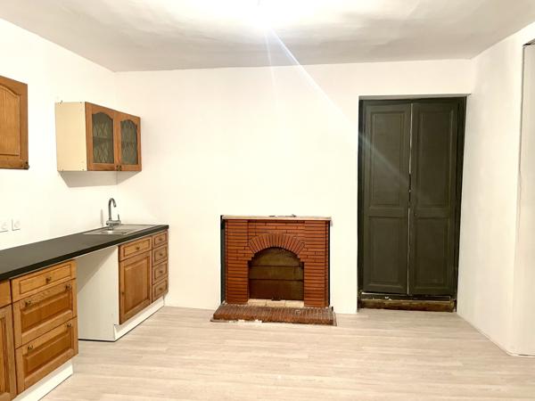 MAISON DE CARACTERE //ATYPIQUE // CENTRE MIREBEAU