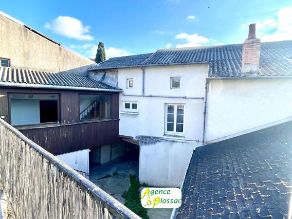 MAISON DE CARACTERE //ATYPIQUE // CENTRE MIREBEAU