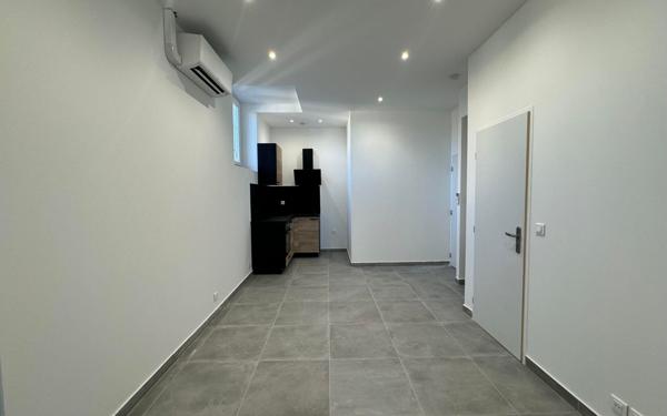 Appartement à louer    2 pièces •  Les Pennes-Mirabeau