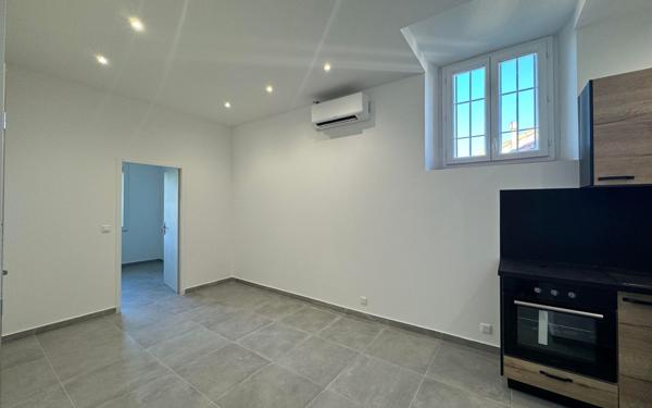 Appartement à louer    2 pièces •  Les Pennes-Mirabeau