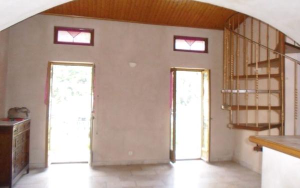 Appartement à louer    1 pièce •  L'Escarène