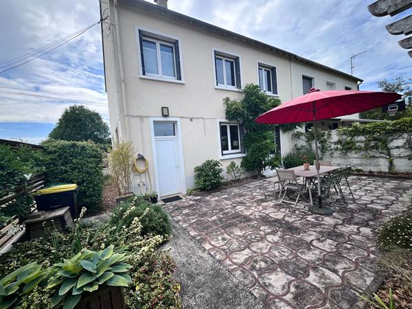 A VENDRE à la limite entre SAINT BARTHELEMY et ANGERS Maison 3 chambres et jardin !