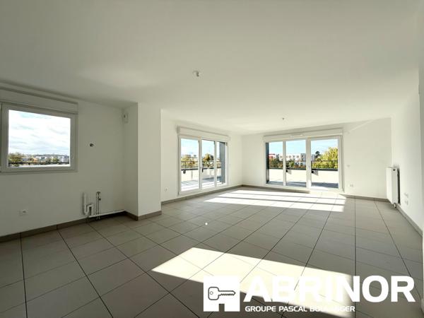 102 m² et 81 m² de terrasse : confort et lumière au cœur de Saint-Honoré AMIENS