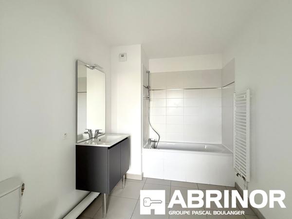102 m² et 81 m² de terrasse : confort et lumière au cœur de Saint-Honoré AMIENS