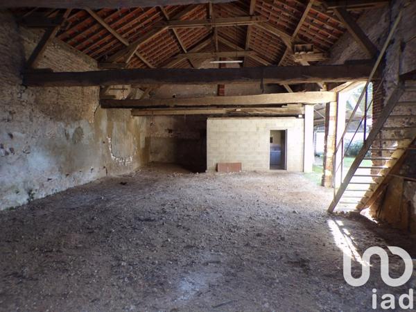 Ferme 3 pièces de 93 m² à Véron (89510)