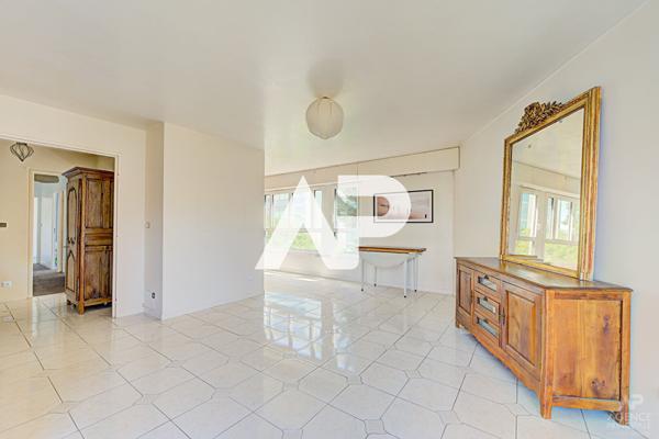 Appartement Rueil Malmaison 5 pièce(s) 90.80 m2 €470 000 ** - Référence 19752