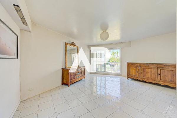 Appartement Rueil Malmaison 5 pièce(s) 90.80 m2 €470 000 ** - Référence 19752