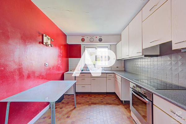 Appartement Rueil Malmaison 5 pièce(s) 90.80 m2 €470 000 ** - Référence 19752
