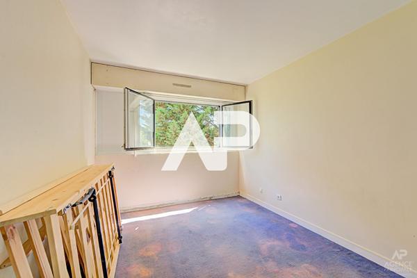 Appartement Rueil Malmaison 5 pièce(s) 90.80 m2 €470 000 ** - Référence 19752