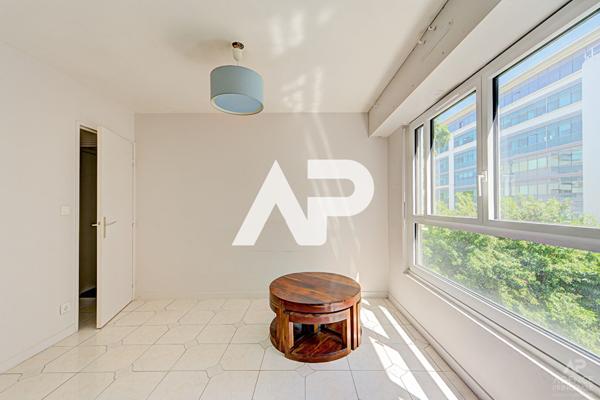 Appartement Rueil Malmaison 5 pièce(s) 90.80 m2 €470 000 ** - Référence 19752