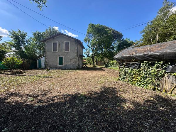 Maison à rénover sur 1384m2 de terrain , Gradignan Maison à rénover sur 1384m2 de terrain , Gradignan