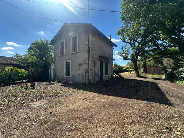 Maison à rénover sur 1384m2 de terrain , Gradignan Maison à rénover sur 1384m2 de terrain , Gradignan