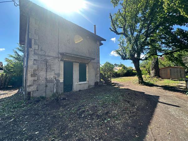 Maison à rénover sur 1384m2 de terrain , Gradignan Maison à rénover sur 1384m2 de terrain , Gradignan